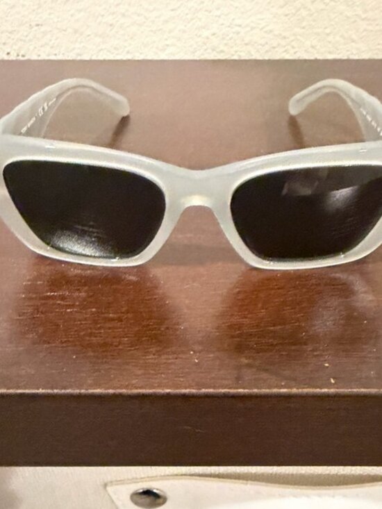 Tory Burch Kira Sunglasses. Brand new and never worn. main image 6